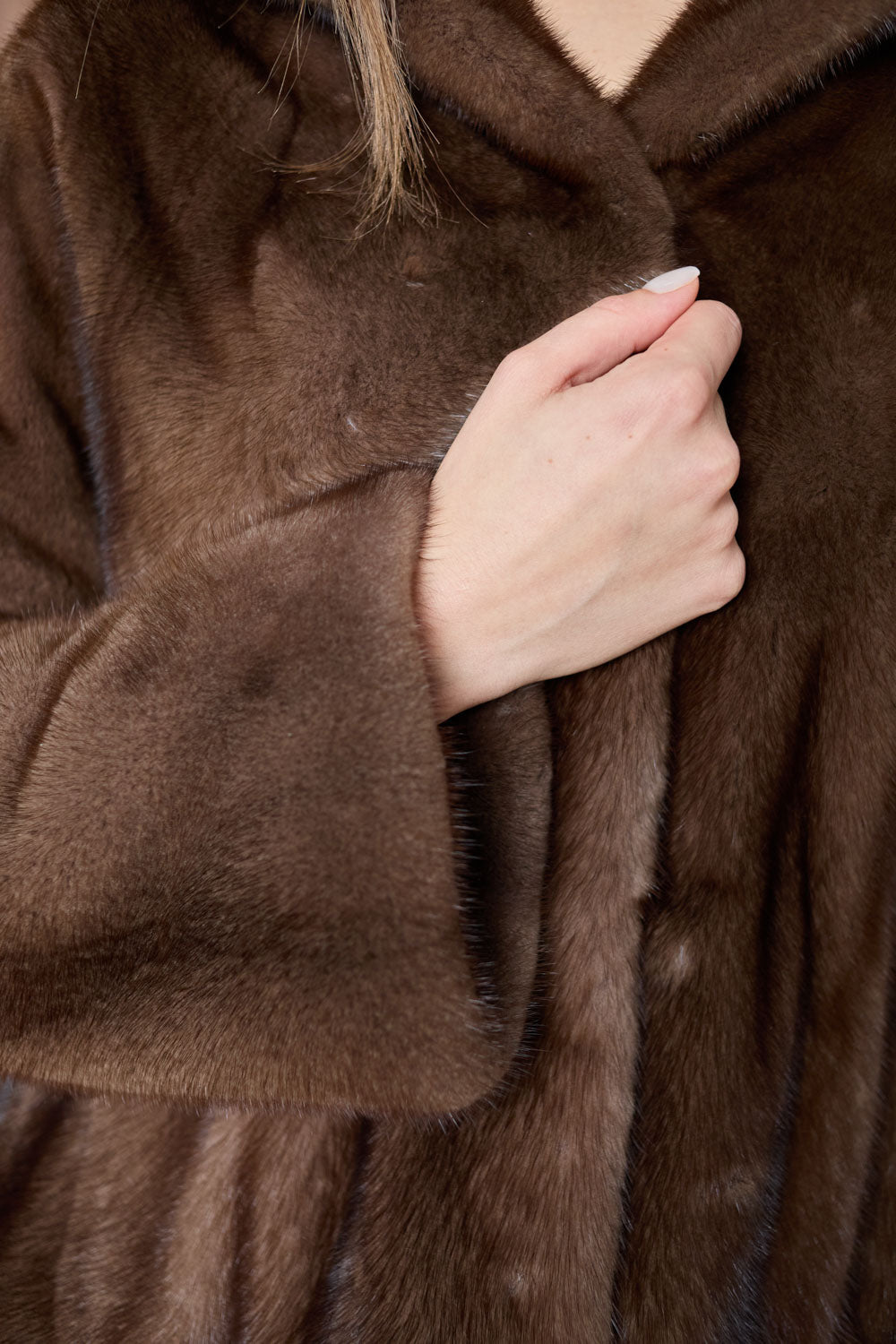 manteau en vison marron à capuche, Mareus