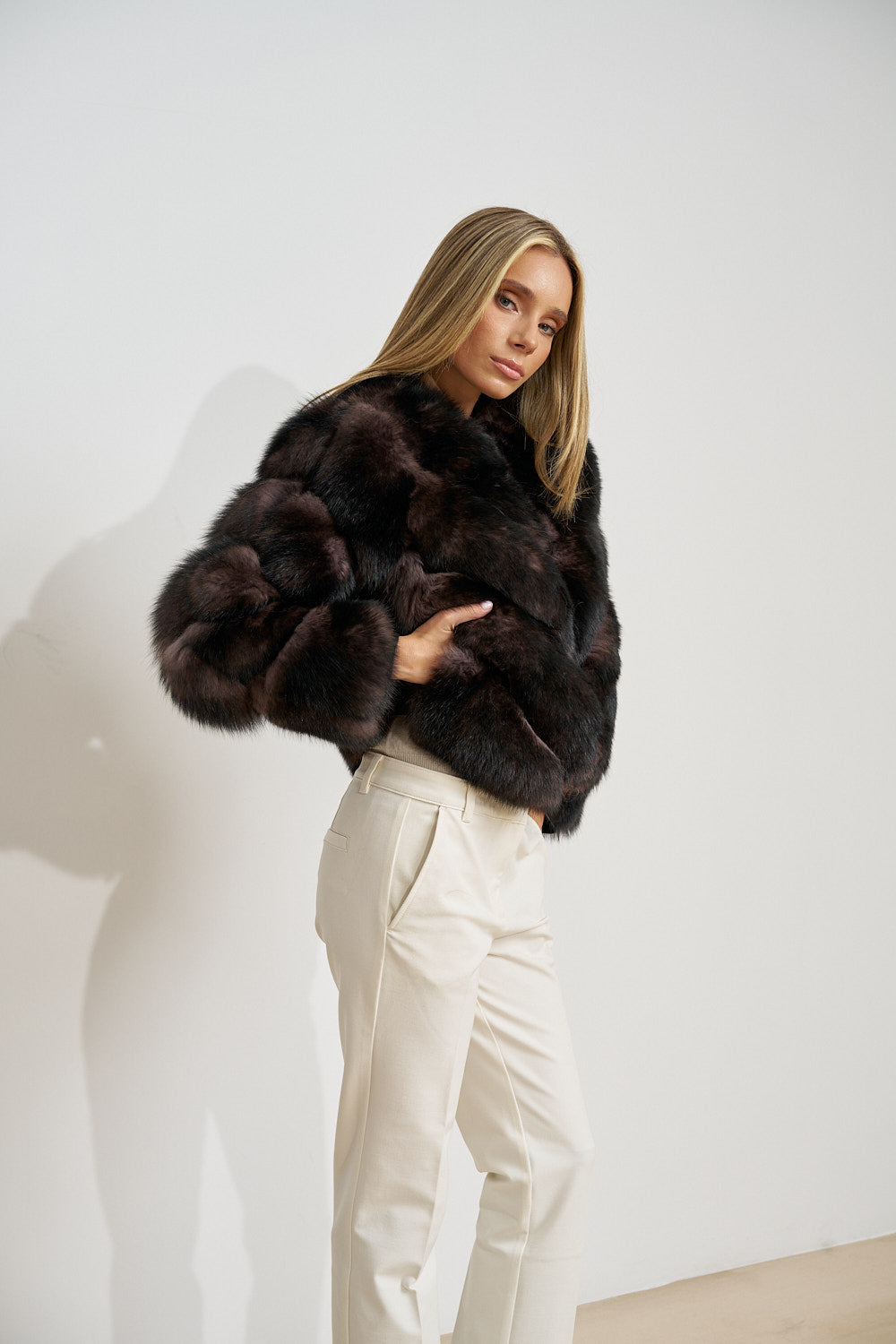 Cappotto in pelliccia naturale di volpe con inserti in pelle, Smoky Taupe 602