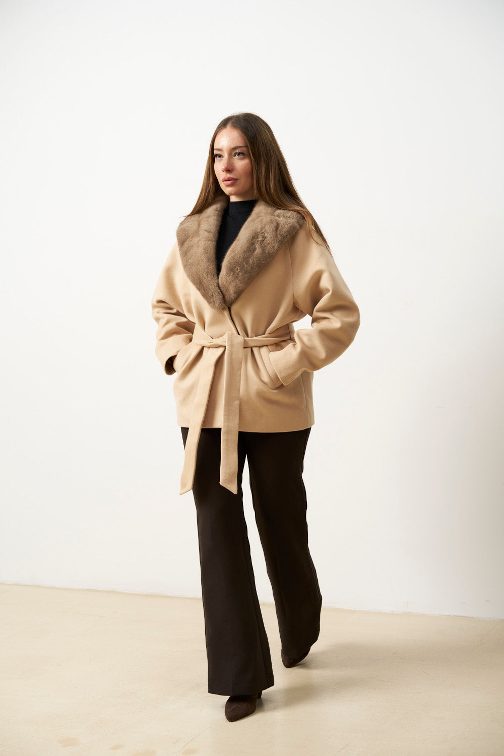 Cappotto in cashmere con collo staccabile in pelliccia di visone, Beige Pastello, Mareus