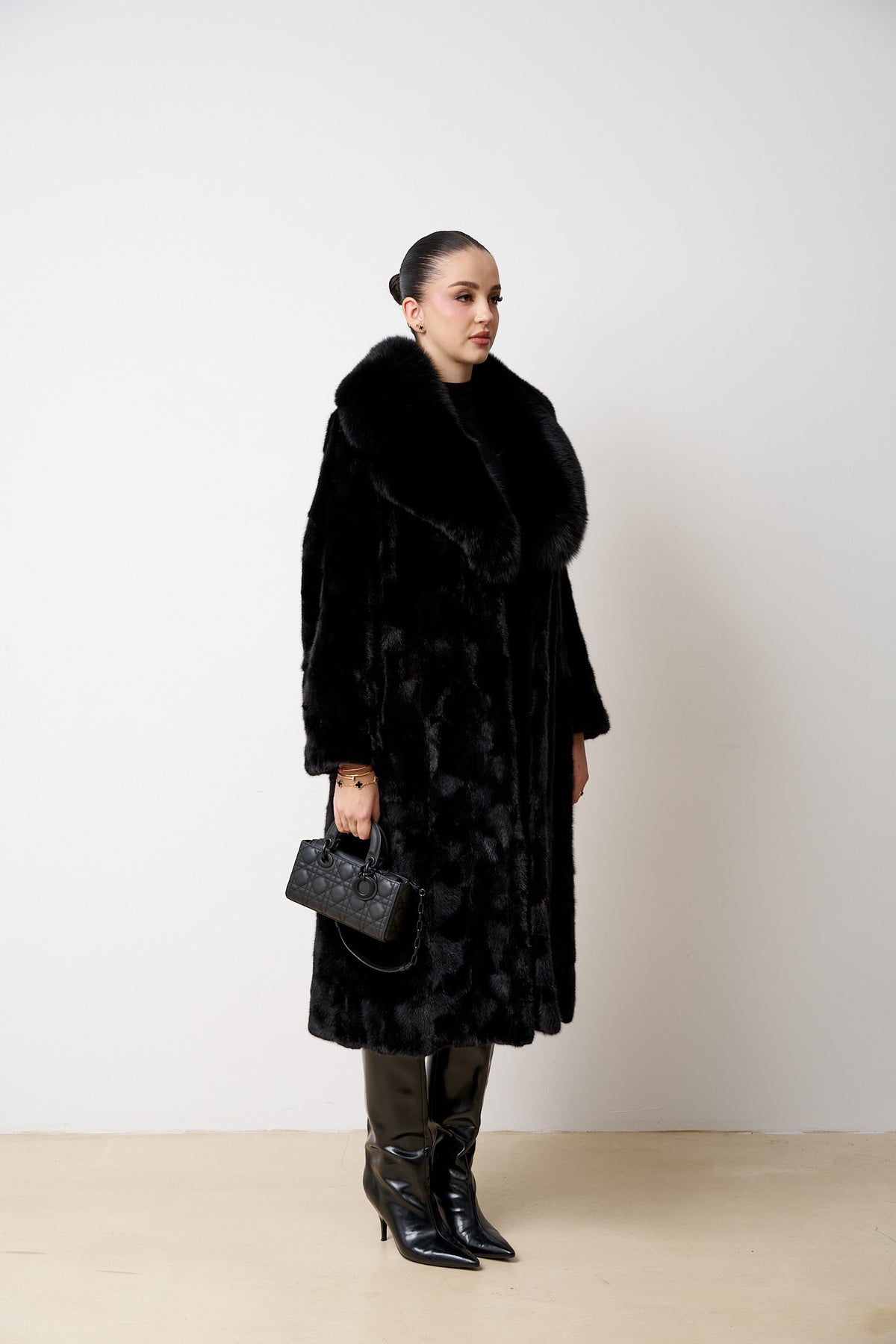 Cappotto Lungo in Pelliccia di Visone Naturale con Collo di Volpe, Nero, Mareus
