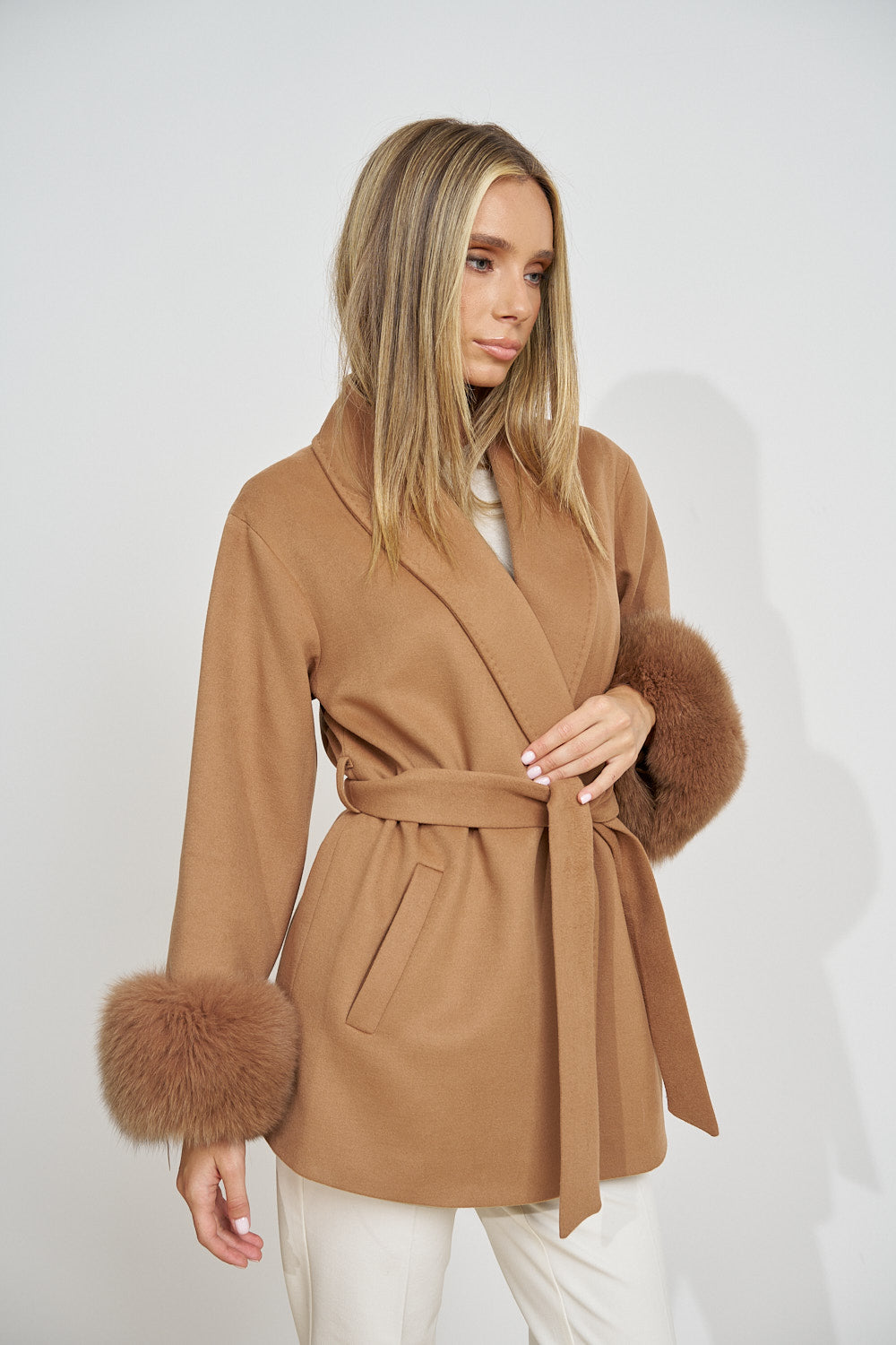 Palton din Lână, cu Manșete din Blană Naturală de Vulpe, Camel 671